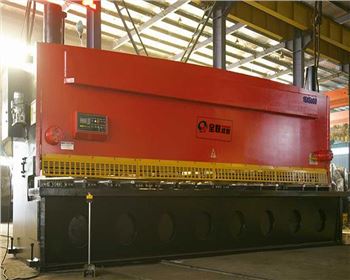 剪闆機已(yǐ)成為各企(qi)事業單位(wèi)使用較為(wéi)廣泛的剪(jian)切設備