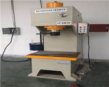 單柱(zhu)液壓機維修改造(zào)